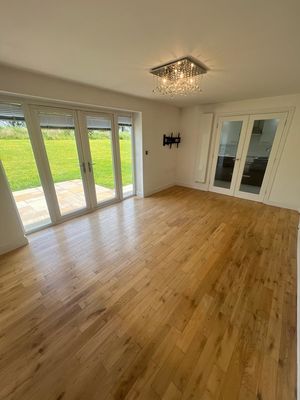 Lounge- click for photo gallery